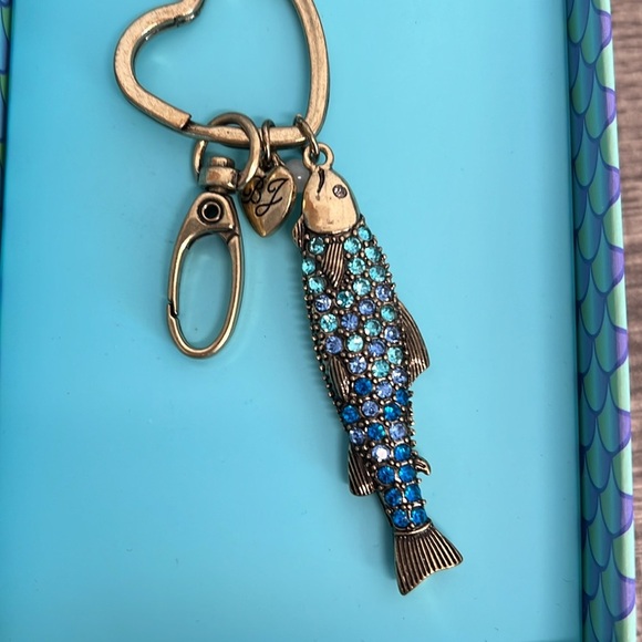 Betsey Johnson | Fish Bag Charm with Heart Ring 🐟 - Picture 5 of 6
